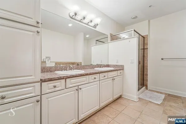 $4,500 | 20 Ave At Port Imperial, Unit 113, West New York, NJ 07093