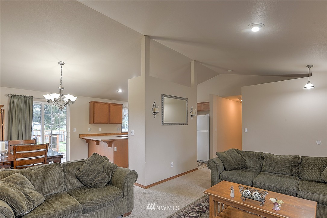 19610 Starlit Lane Southwest Rochester, WA 98579 - Photo 5 of 22