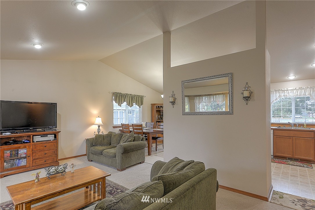 19610 Starlit Lane Southwest Rochester, WA 98579 - Photo 6 of 22