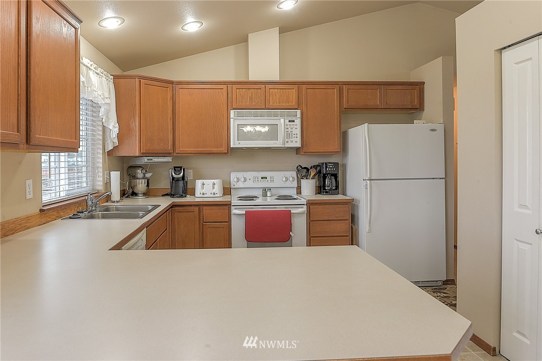 19610 Starlit Lane Southwest Rochester, WA 98579 - Photo 9 of 22