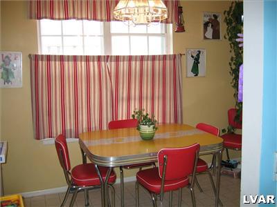 1876 Aster Road Macungie, PA 18062 - Photo 5 of 8 Gallery Image 5