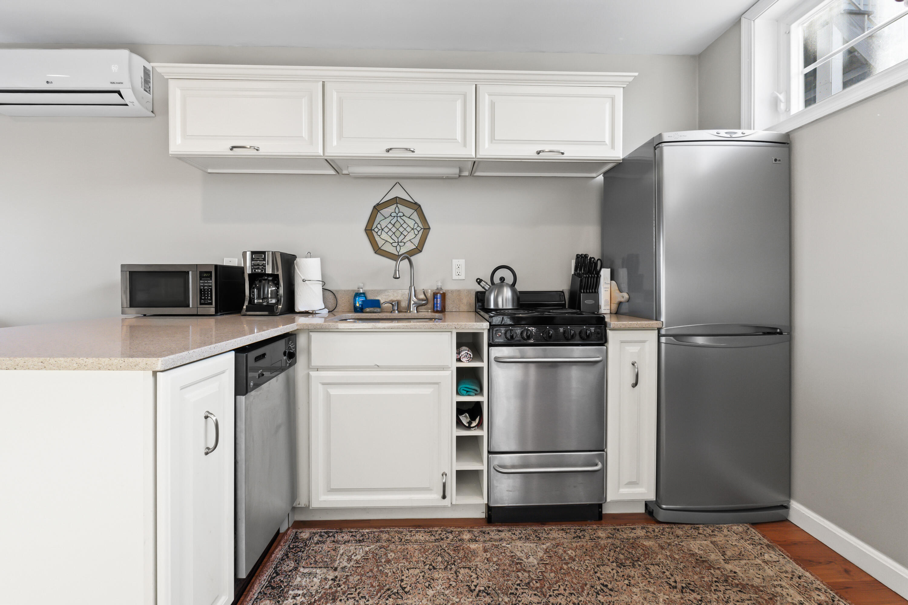 113 Perkins Cove Road Ogunquit, ME 03907 - Photo 11 of 40