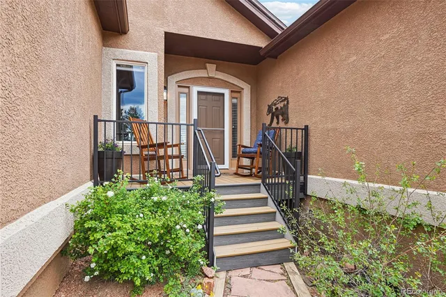 $1,099,000 | 13084 Deer Ridge Way, Larkspur, CO 80118