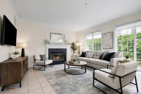 $1,200,000 | 33 Valimar Boulevard, White Plains, NY 10603
