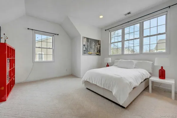 $1,200,000 | 33 Valimar Boulevard, White Plains, NY 10603