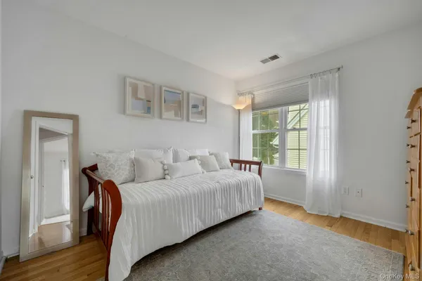 $1,200,000 | 33 Valimar Boulevard, White Plains, NY 10603