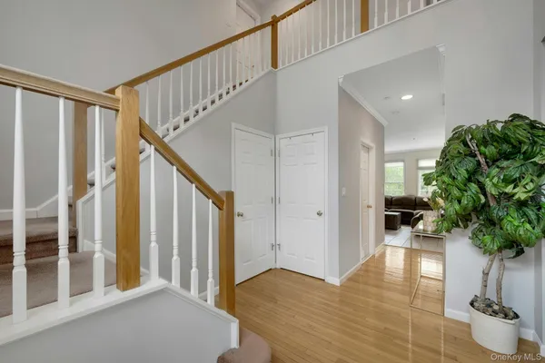 $1,200,000 | 33 Valimar Boulevard, White Plains, NY 10603