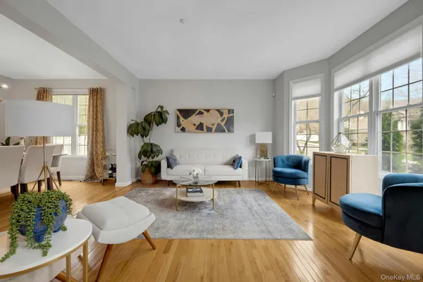 $1,200,000 | 33 Valimar Boulevard, White Plains, NY 10603
