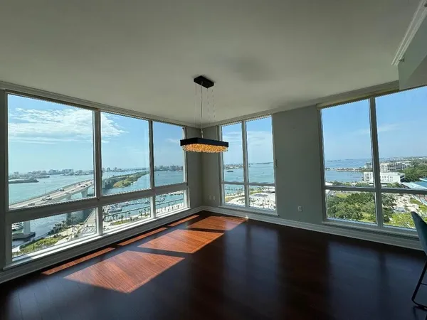 $7,500 | 331 Cleveland Street, Unit 1504, Clearwater, FL 33755