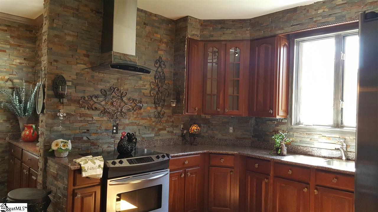 114 Alender Way Simpsonville, SC 29681 - Photo 10 of 30 Gallery Image 10