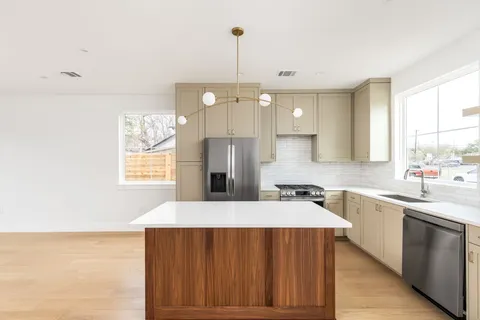 $549,000 | 408 Linden Street, Unit B, Austin, TX 78702