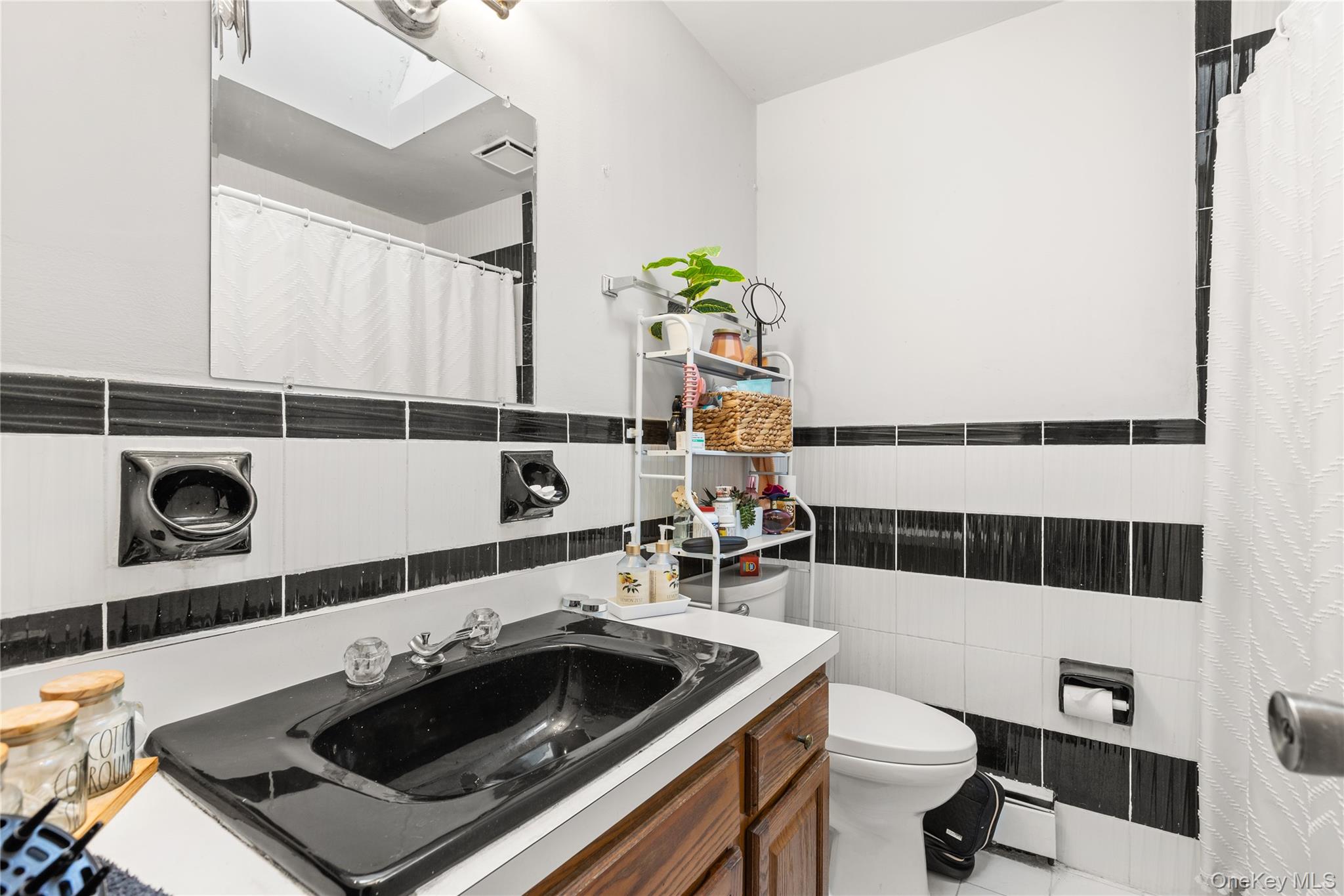 809 Canal Street Lindenhurst, NY 11757 - Photo 12 of 25