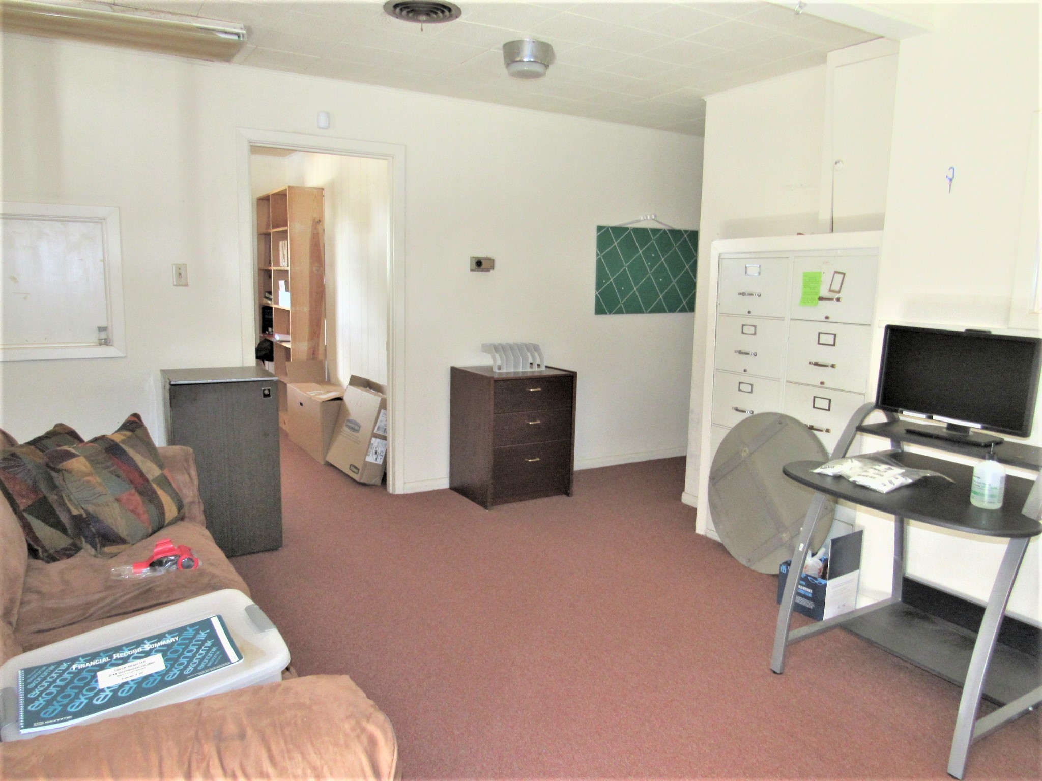 1116 North Fulton Street Wharton, TX 77488 - Photo 21 of 45 a workspace with furniture and window