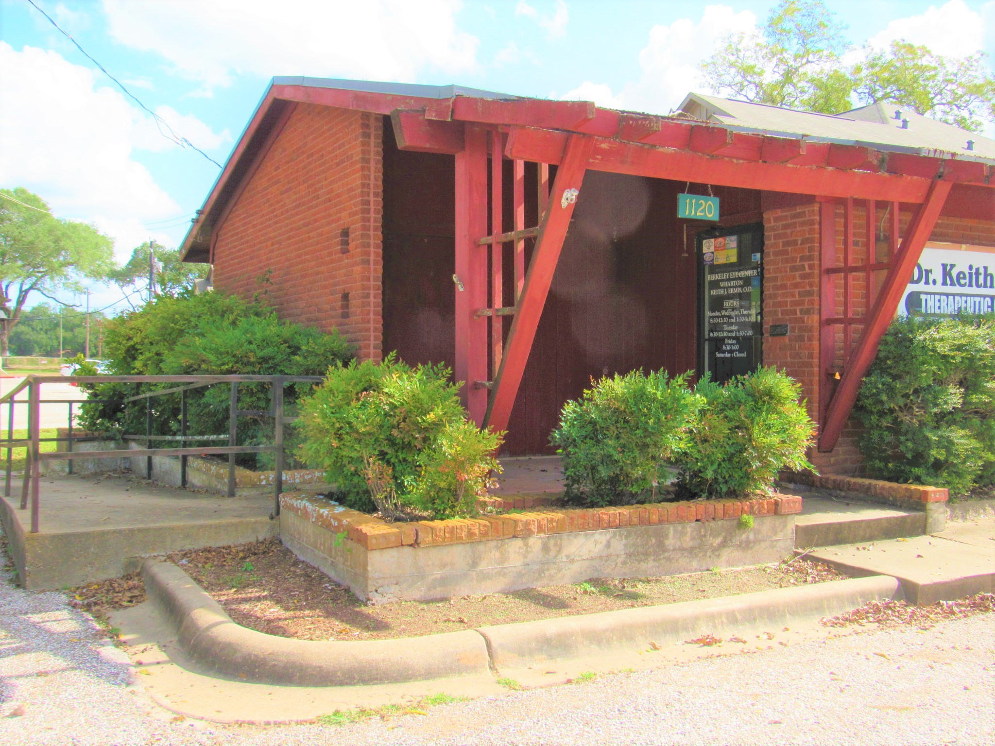 1116 North Fulton Street Wharton, TX 77488 - Photo 32 of 45 a view of a bird bath