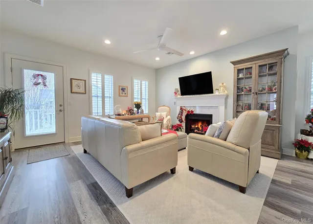 $740,000 | 20 Bayard Drive, Great River, NY 11730