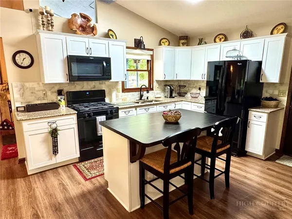 $435,000 | 76 Whispering Pine Loop, Newland, NC 28657