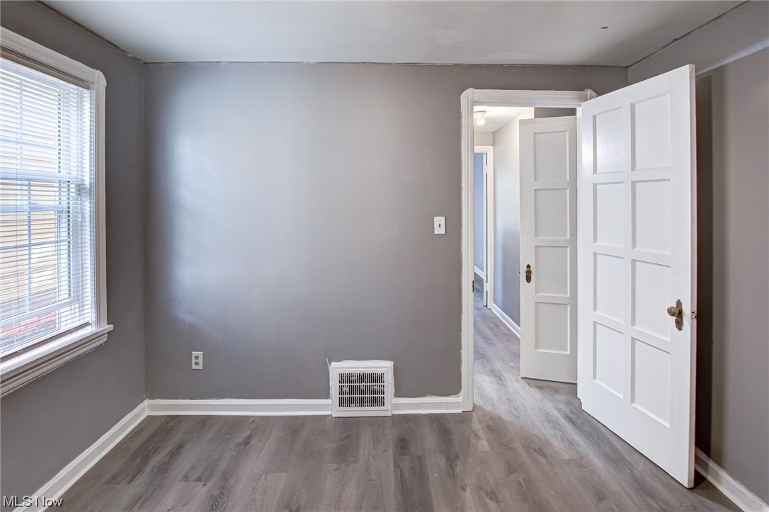 3423 Westbury Road Cleveland, OH 44120 - Photo 27 of 38 Unfurnished room with light hardwood / wood-style floors