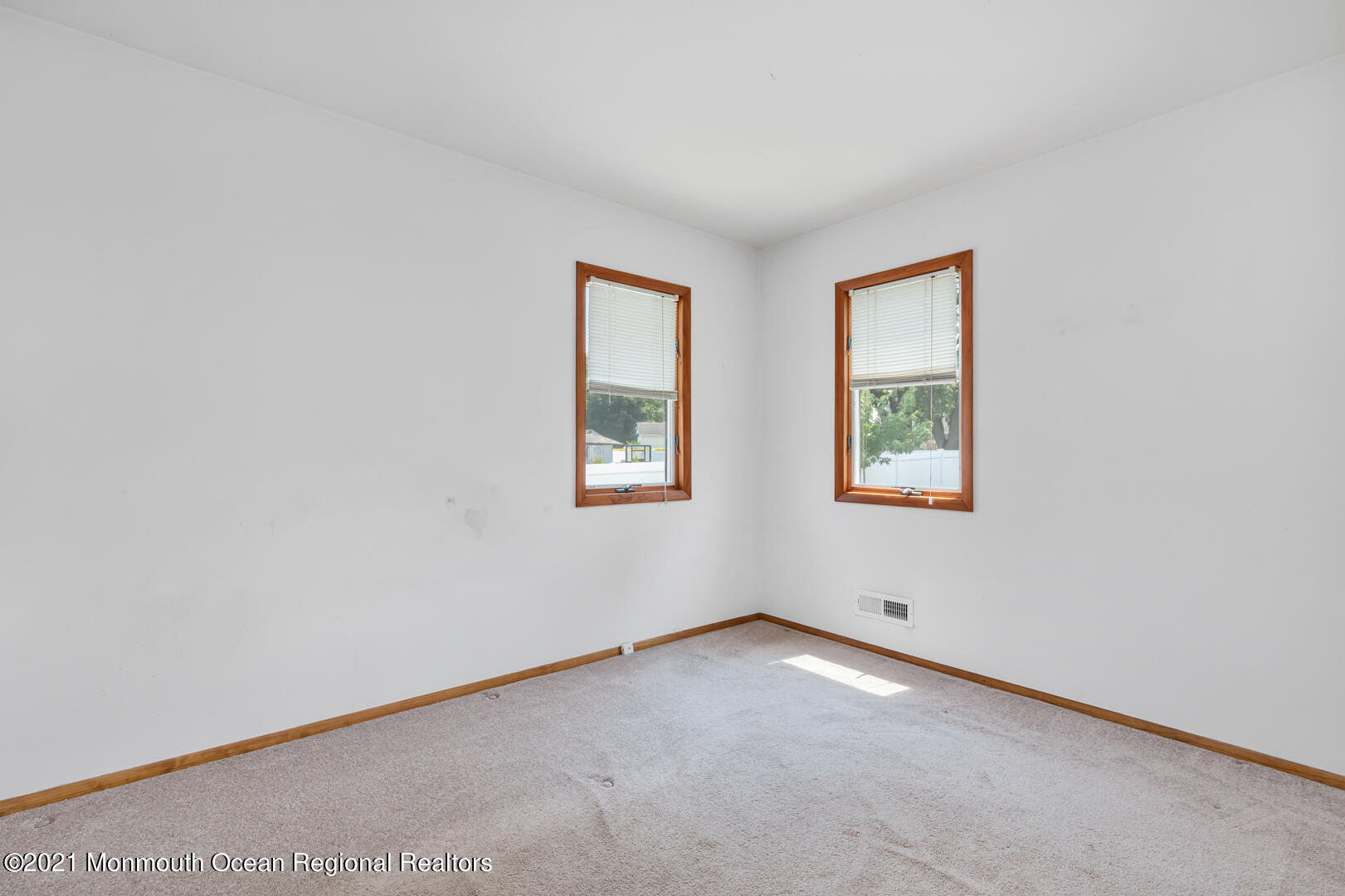 210 Middle Road Hazlet, NJ 07730 - Photo 18 of 30 an empty room with windows