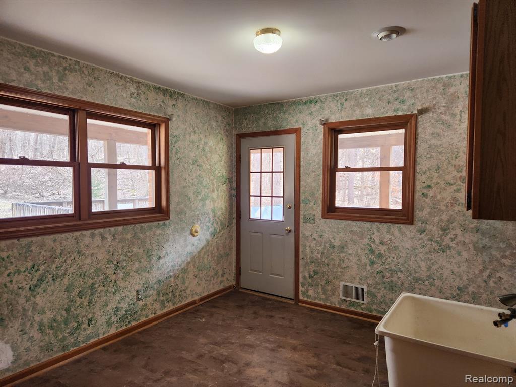 13228 Dunham Road Hartland, MI 48353 - Photo 16 of 23