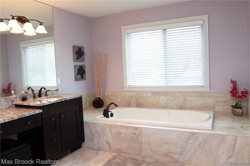 2165 Yorkshire Road Birmingham, MI 48009 - Photo 33 of 38 Gallery Image 33