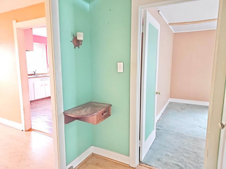1612 East Cleveland Avenue Decatur, IL 62521 - Photo 7 of 17 hallway