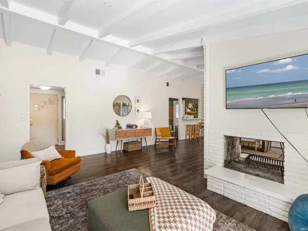 $1,800 | 2924 Santa Rosa Drive, Fort Wayne, IN 46805