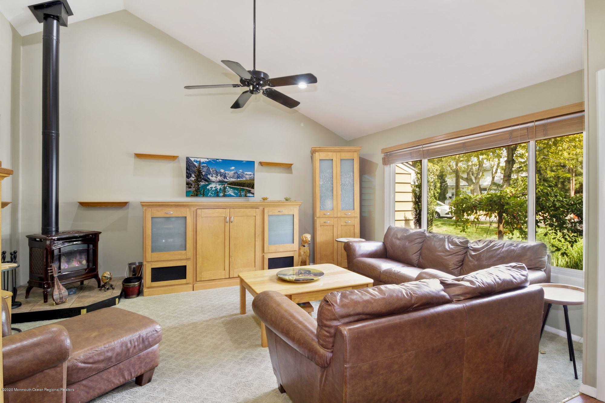 135 Valley Road River Edge, NJ 07661 - Photo 12 of 32 LIVING ROOM 1