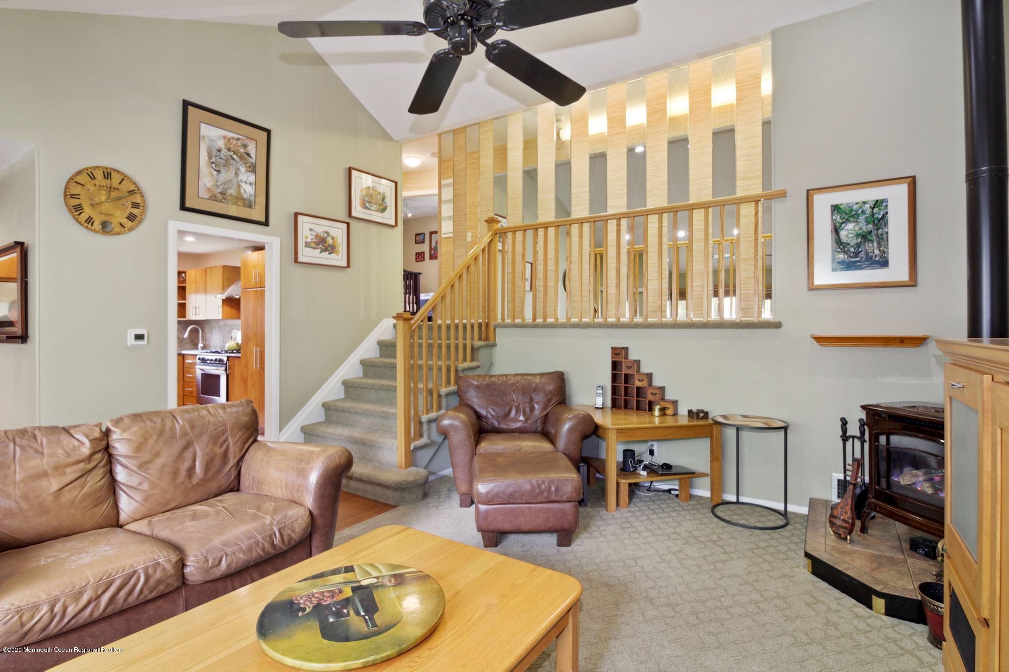 135 Valley Road River Edge, NJ 07661 - Photo 13 of 32 LIV RM 2