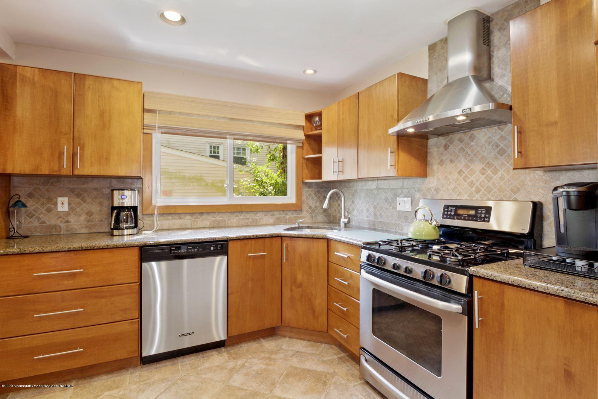 135 Valley Road River Edge, NJ 07661 - Photo 5 of 32 KITCHEN TIGHT