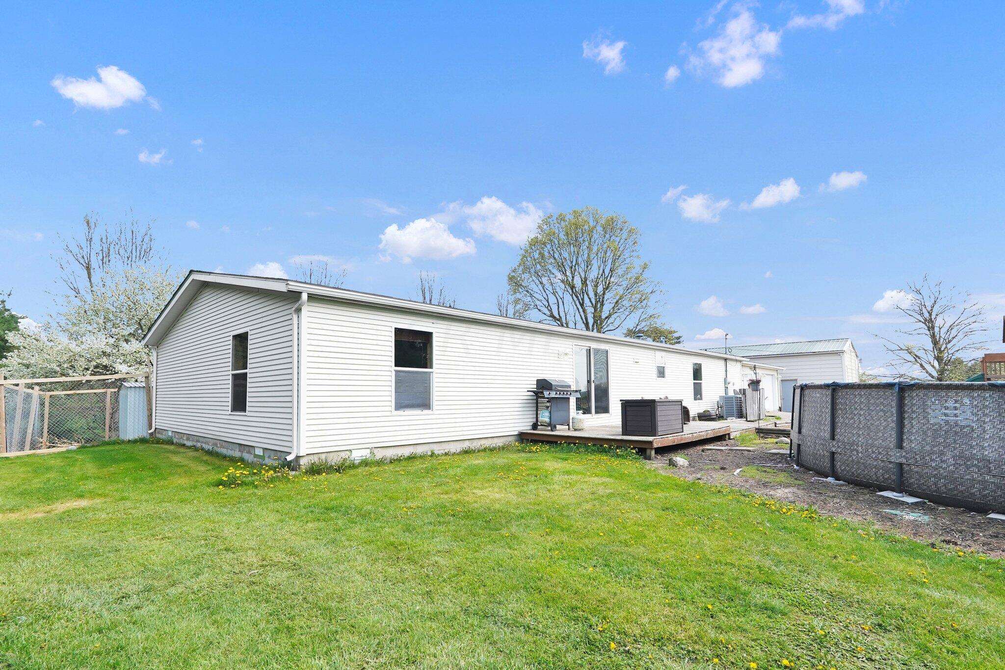 7020 York Road Southwest Pataskala, OH 43062 - Photo 20 of 27 Backyard