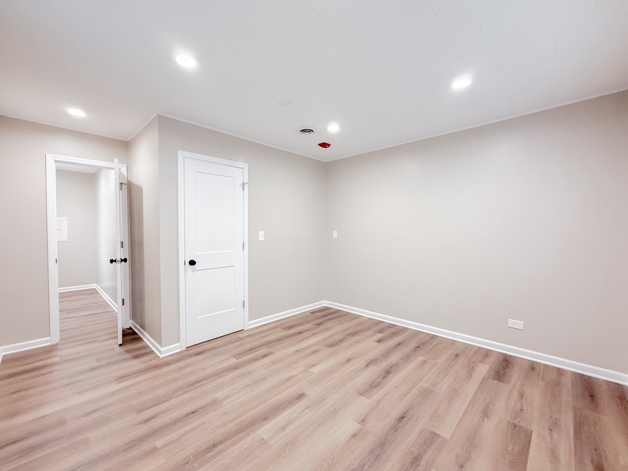 106 East State Road, Unit 2B Island Lake, IL 60042 - Photo 12 of 18 a view of room