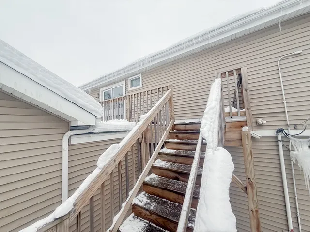 $2,000 | 106 East State Road, Unit 2B, Island Lake, IL 60042