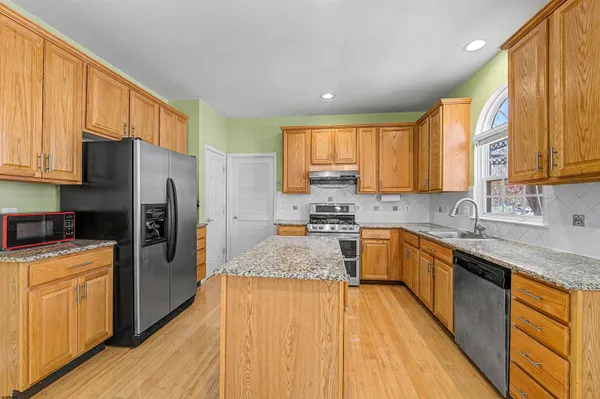 $565,000 | 18 Thoroughbred Road, Egg Harbor Township, NJ 08234