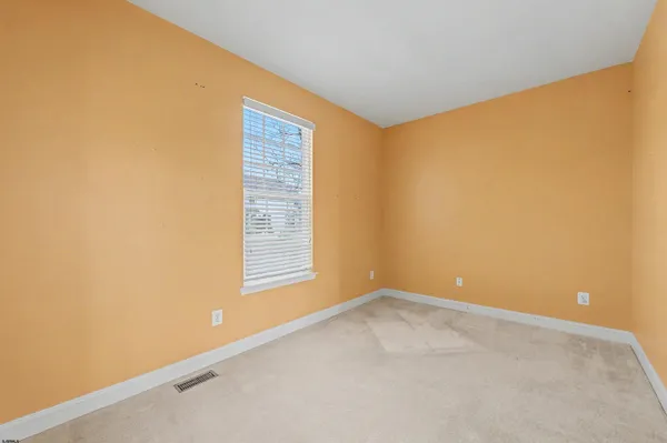 $565,000 | 18 Thoroughbred Road, Egg Harbor Township, NJ 08234