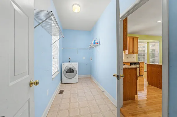 $565,000 | 18 Thoroughbred Road, Egg Harbor Township, NJ 08234