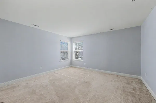 $565,000 | 18 Thoroughbred Road, Egg Harbor Township, NJ 08234