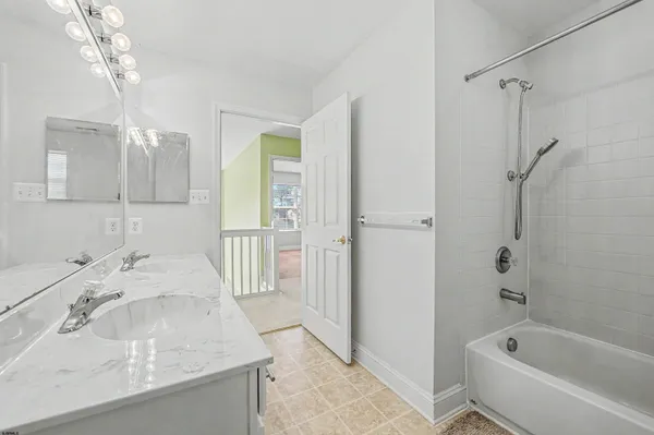 $565,000 | 18 Thoroughbred Road, Egg Harbor Township, NJ 08234