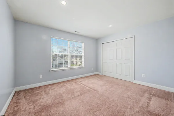 $565,000 | 18 Thoroughbred Road, Egg Harbor Township, NJ 08234