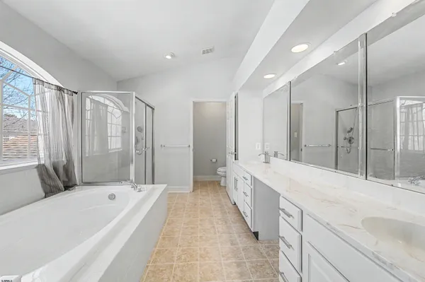 $565,000 | 18 Thoroughbred Road, Egg Harbor Township, NJ 08234