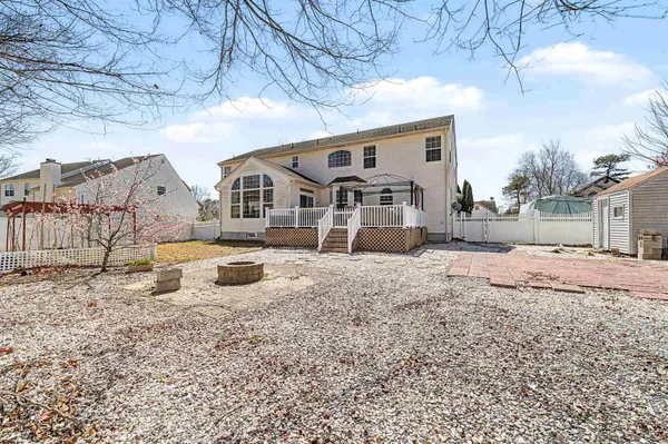 $565,000 | 18 Thoroughbred Road, Egg Harbor Township, NJ 08234