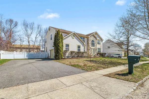 $565,000 | 18 Thoroughbred Road, Egg Harbor Township, NJ 08234