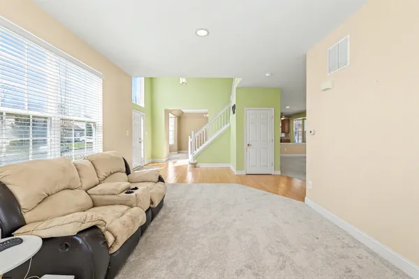 $565,000 | 18 Thoroughbred Road, Egg Harbor Township, NJ 08234