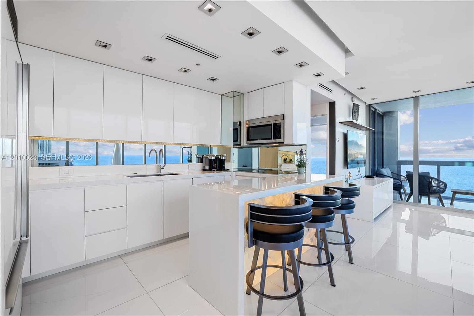 6899 Collins Avenue, Unit 2208 Miami Beach, FL 33141 - Photo 10 of 69
