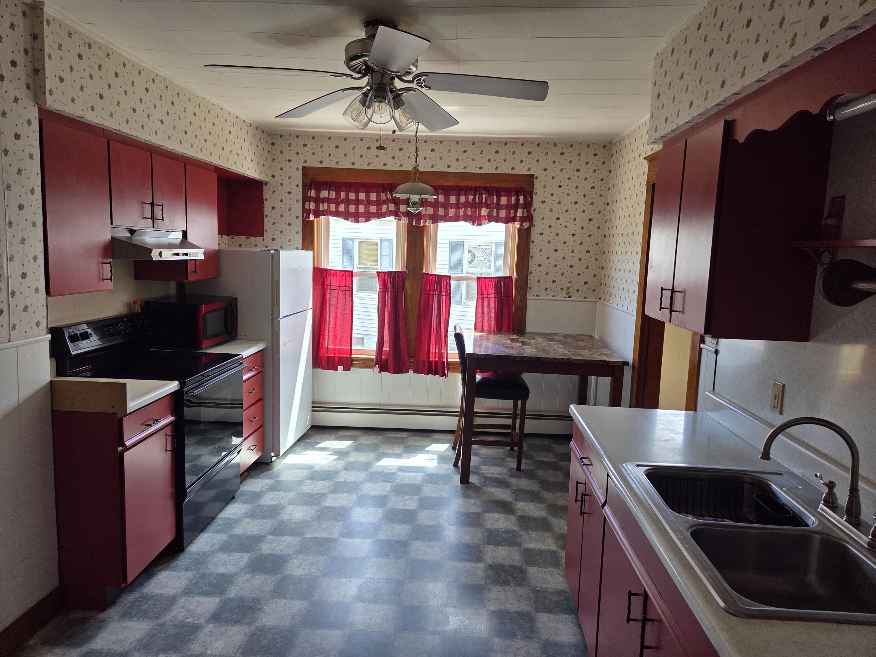 90 Bates Street Millinocket, ME 04462 - Photo 6 of 28