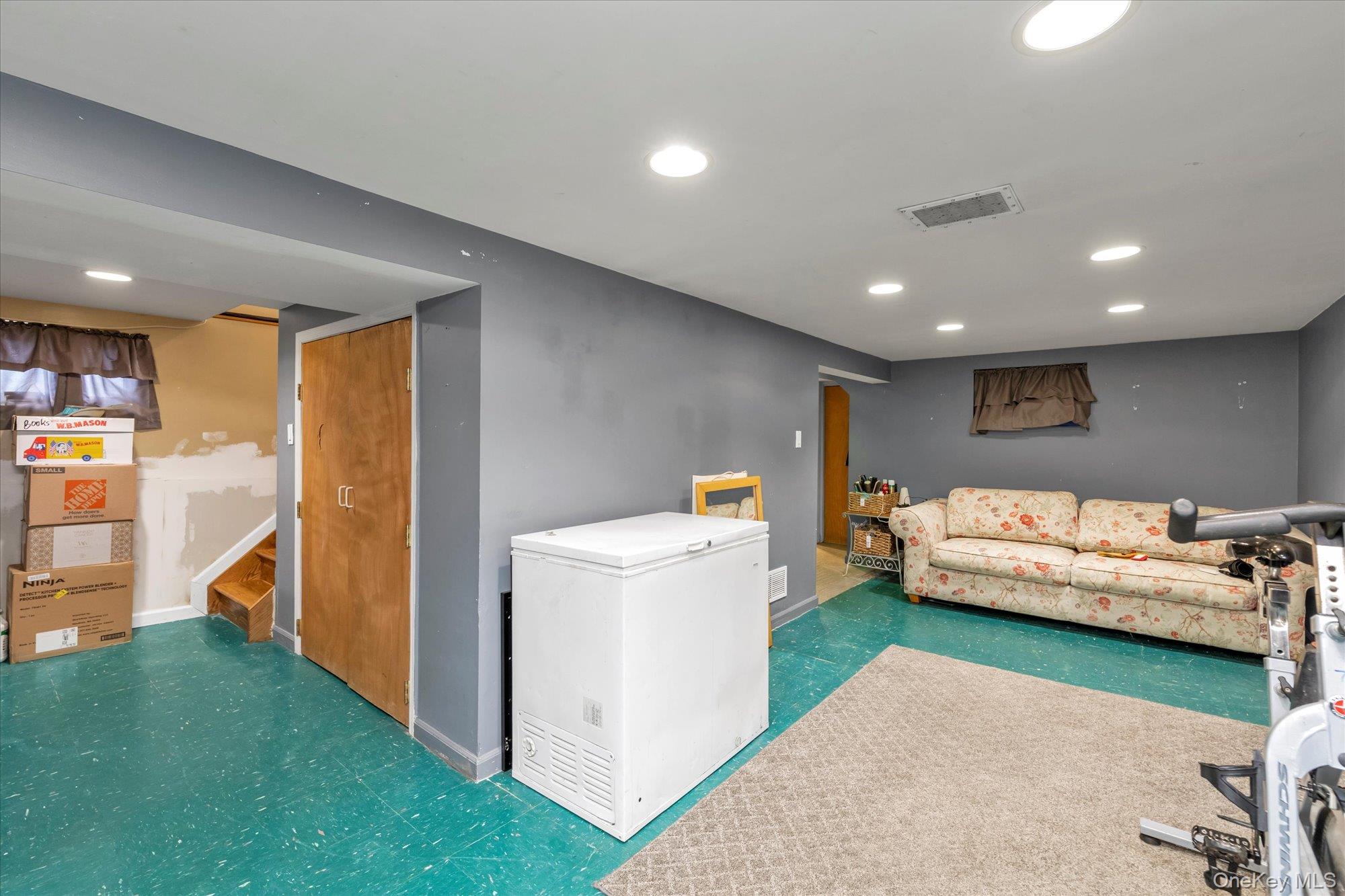 15 Eton Street Valley Stream, NY 11581 - Photo 14 of 18