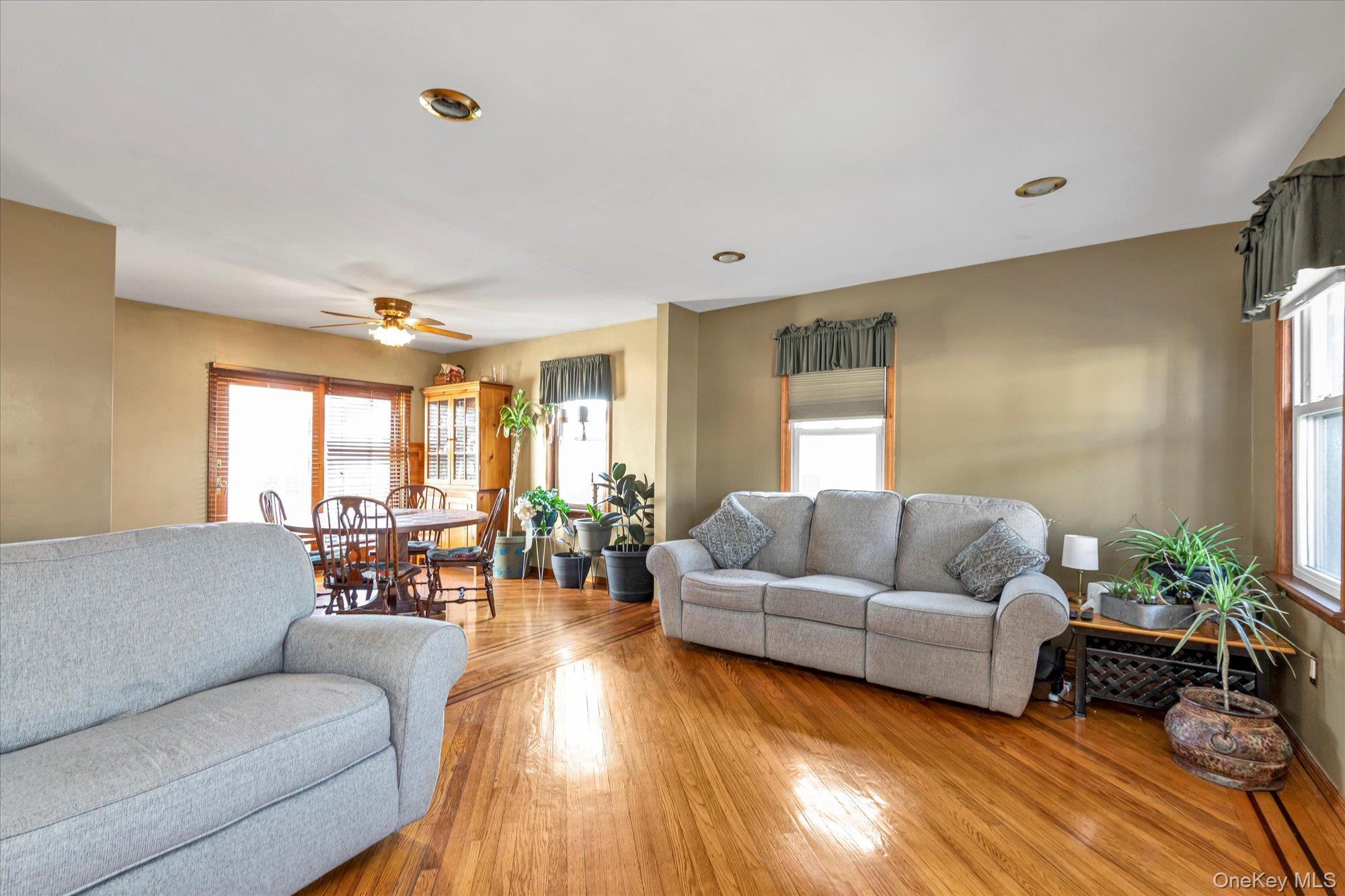 15 Eton Street Valley Stream, NY 11581 - Photo 4 of 18