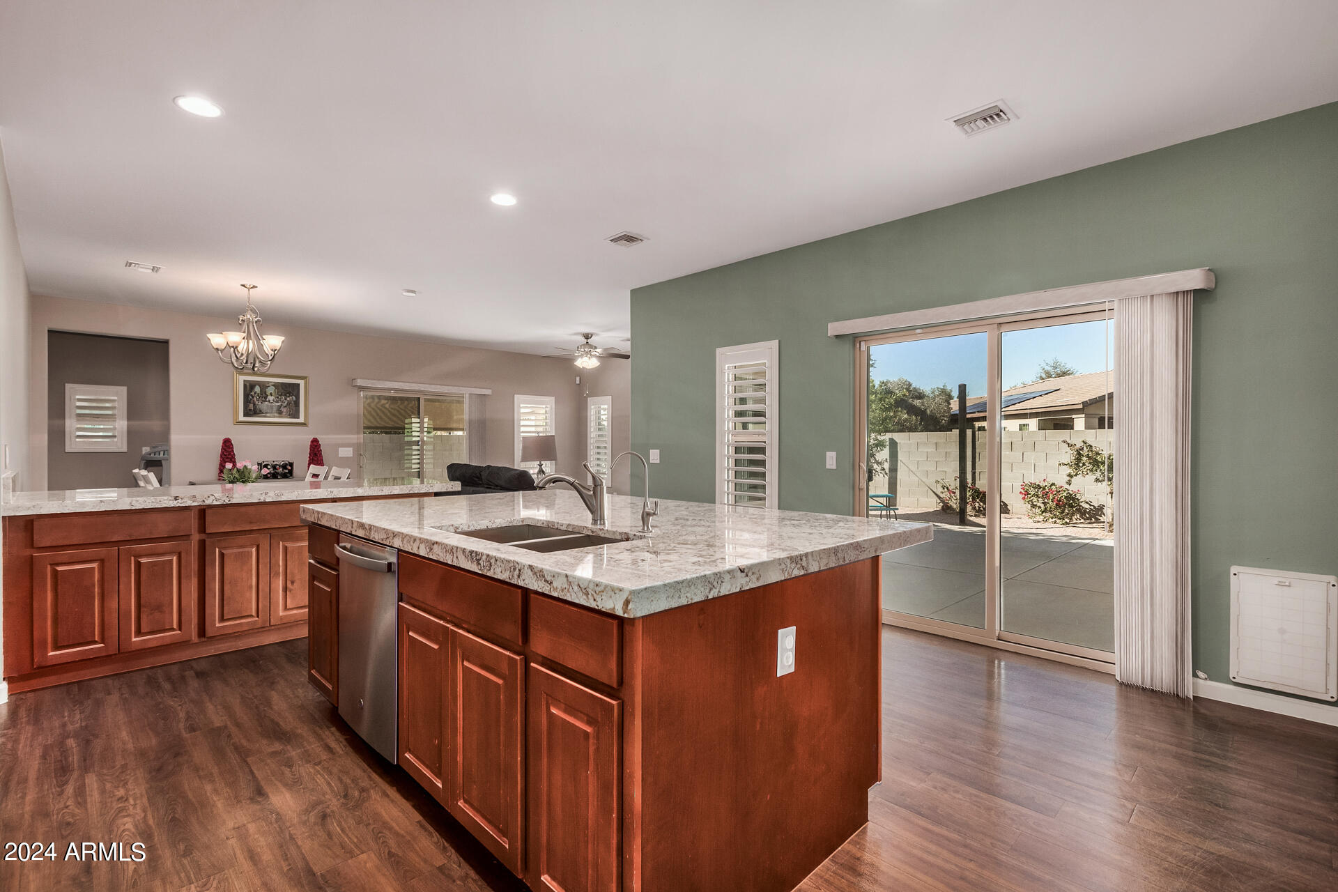 1527 East Apollo Road Phoenix, AZ 85042 - Photo 14 of 56 14 - Apollo