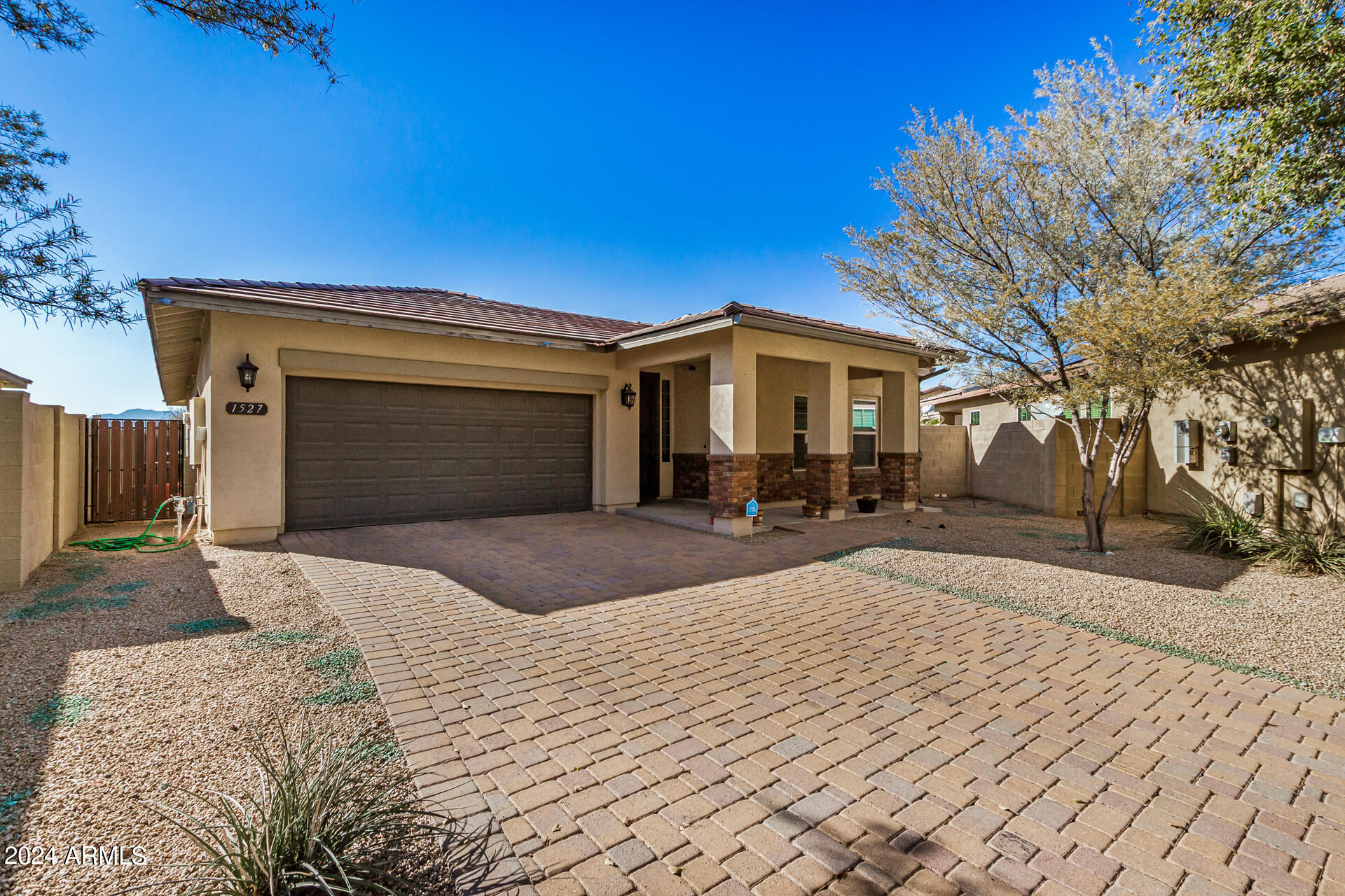 1527 East Apollo Road Phoenix, AZ 85042 - Photo 4 of 56 04 - Apollo
