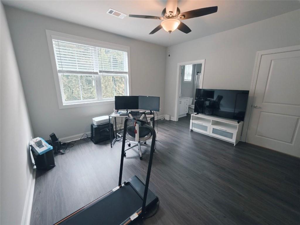8020 Linfield Way Atlanta, GA 30350 - Photo 8 of 24
