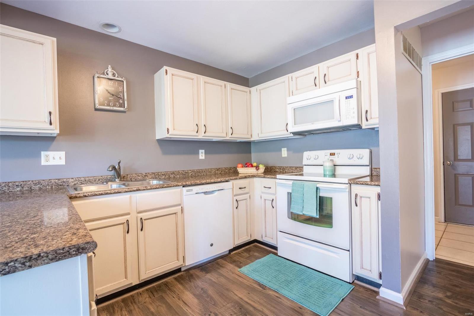 5511 Bourbeuse Common Weldon Spring, MO 63304 - Photo 14 of 61 Gallery Image 14